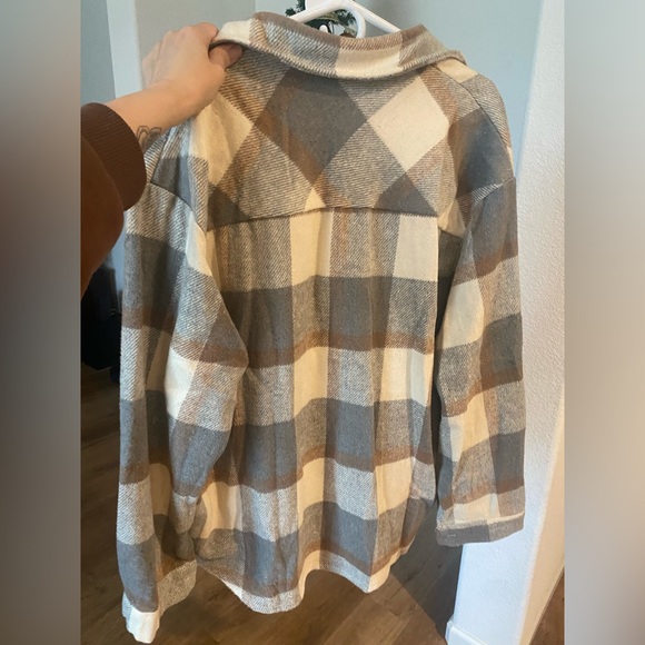 NWT Shacket - Picture 2 of 3